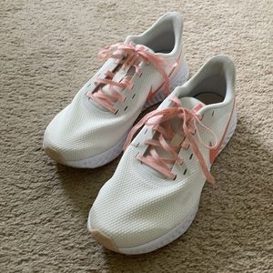 Nike sneakers Revolution